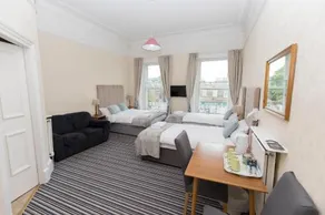 29 Guest House - Image 4