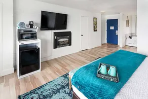 Clarion Inn Surfrider Resort - Image 2