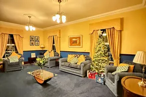 Summer Sale! Beakstown House Luxurious 5-bed Villa - Image 4