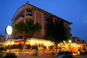 Hotel Joli - Image 3
