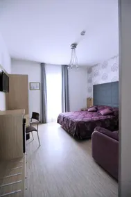 Hotel Marzia Holiday Queen - Image 3