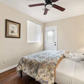 Prescott Family Friendly 3 Bedroom w Large Yard - Image 3