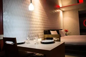 Platinum Motel - Image 5