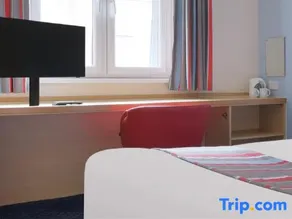 Travelodge Nuneaton Bedworth - Image 2