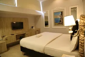 Hotel Posh - Image 5
