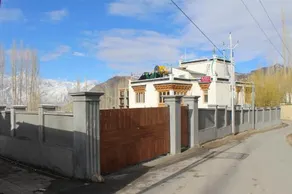 Raku Guest House - Image 5
