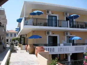 Camelia Beach Studios & Apartments - Image 1