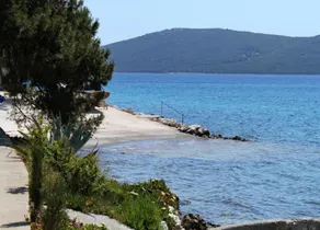 Apartment in Molat With sea View - Image 2