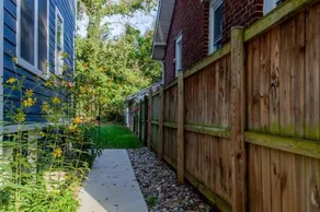 2 br City Retreat Peace Privacy Parking - Image 3