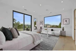 Stunning Retreat Modern Home - Image 2