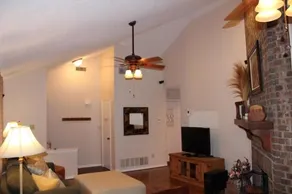 Comfy Cozy Affordable Home Away Home - Image 3