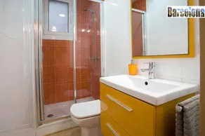 Barcelona Centric Apartment - Image 2