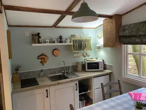 Private and Secluded Cabin in Rowfant - Image 5