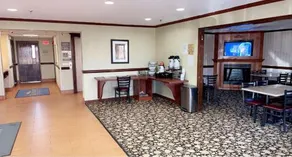 Baymont by Wyndham Battle Creek I-94 - Image 3
