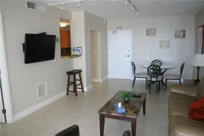 Look No Further Amazing Condo - Image 5