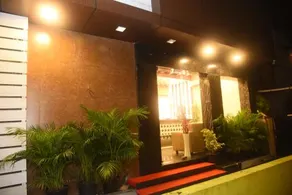 Olive Grand - Image 4