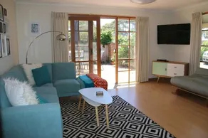 Stylish 2 Bedroom Unit - Image 3