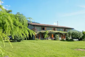 Cozy Detached House, Wide Garden, Wifi - Image 2