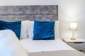 Axium Suite: Modern 2 bed in Birmingham City Centre. Perfect for Business, Family and Leisure Stays - Image 3