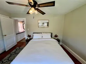 Private Bedroom Suite 1 in Cozy Comfy Bungalow 10 min from downtown - Image 5