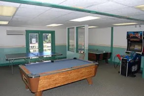 Scotrun Camping Resort Loft Park Model 11 - Image 2