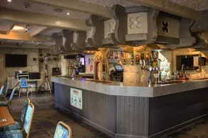 The Red Lion Pub & Hotel - Image 2