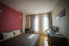 Classic Hotel - Image 4