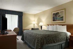 Days Inn by Wyndham Rock Falls - Image 2