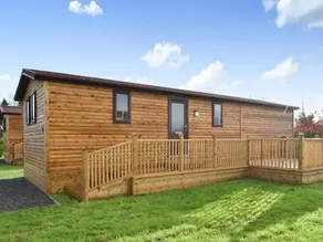 Woodpecker Lodge - Image 1