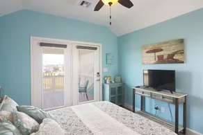 Bayview Pool Retreat - Image 2