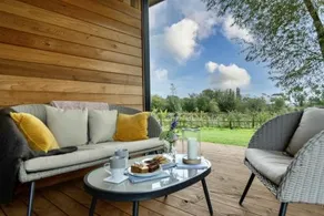 "Constable" Eco Lodge with Private Hot Tub - Image 4