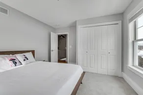 Lakefront Retreat - Image 4