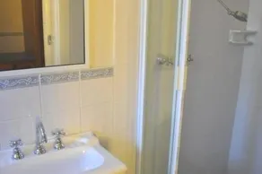 Spacious Holiday Home - Waikerie - Image 3