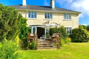 Hectors House comfortable 4 bed house in mature gardens - Image 4