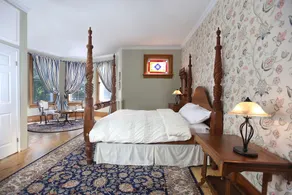 Markdale Manor Bed & Breakfast - Image 3
