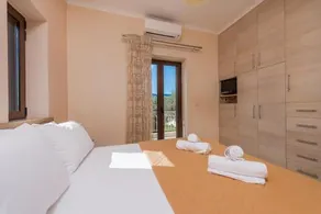Filoxenia Stone House - Image 4