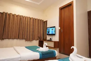 OYO 4116 Hotel Satyug - Image 2