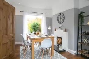Family-Stay-Sparkling-Large-Modern House-Central Location-Beach-Shops-Restaurants-Free Parking-Garden- Ready for You - - Image 3