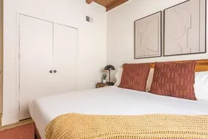 Steps to Beach Manhattan Beach 2 Bedroom Parking - Image 3