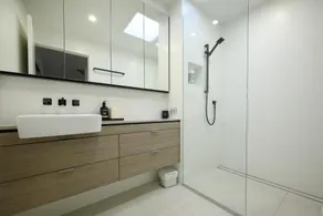 Maroochydore Beachfront Elegance, Views ZE7 - Image 2