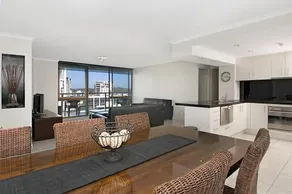 Northcliffe Apartments - Image 3