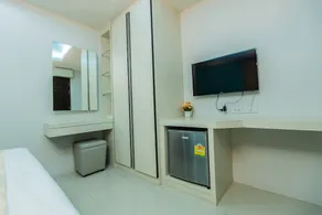 De Lux Bangkok Hotel - Image 4