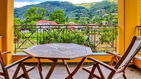 Eclectic Villa With Pool and Stunning Views - Image 4