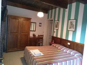 Hotel Excalibur - Image 5