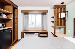 Microtel Inn & Suites by Wyndham Carolina Beach - Image 2