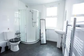 Sea Lynn Guest House - Image 2