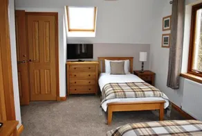 Orchard House - Image 4