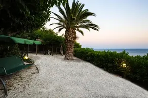 Beach House East - Image 4