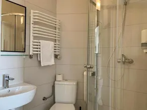 Premium Hostel Bed & Breakfast - Image 3