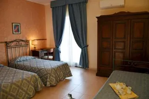 Hotel La Bussola - Image 2